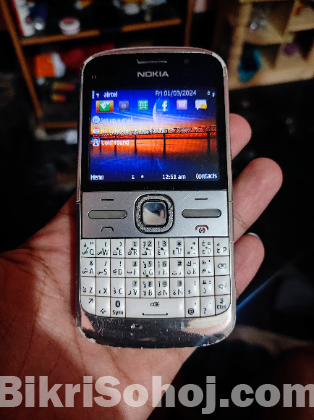 Nokia E5